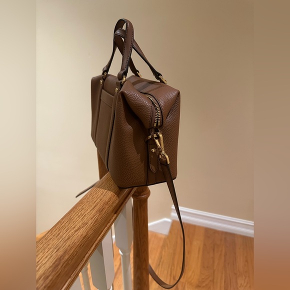 Michael Kors small “beck” satchel/ crossbody - Picture 2 of 10